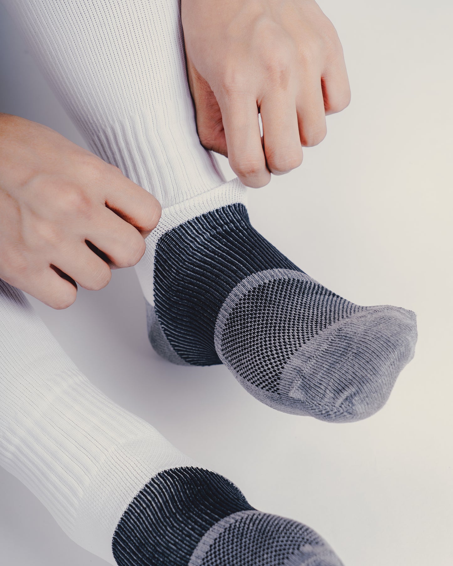 TLSS T-NANO PROFESSIONAL ANTI-SLIP YARN SOCKS