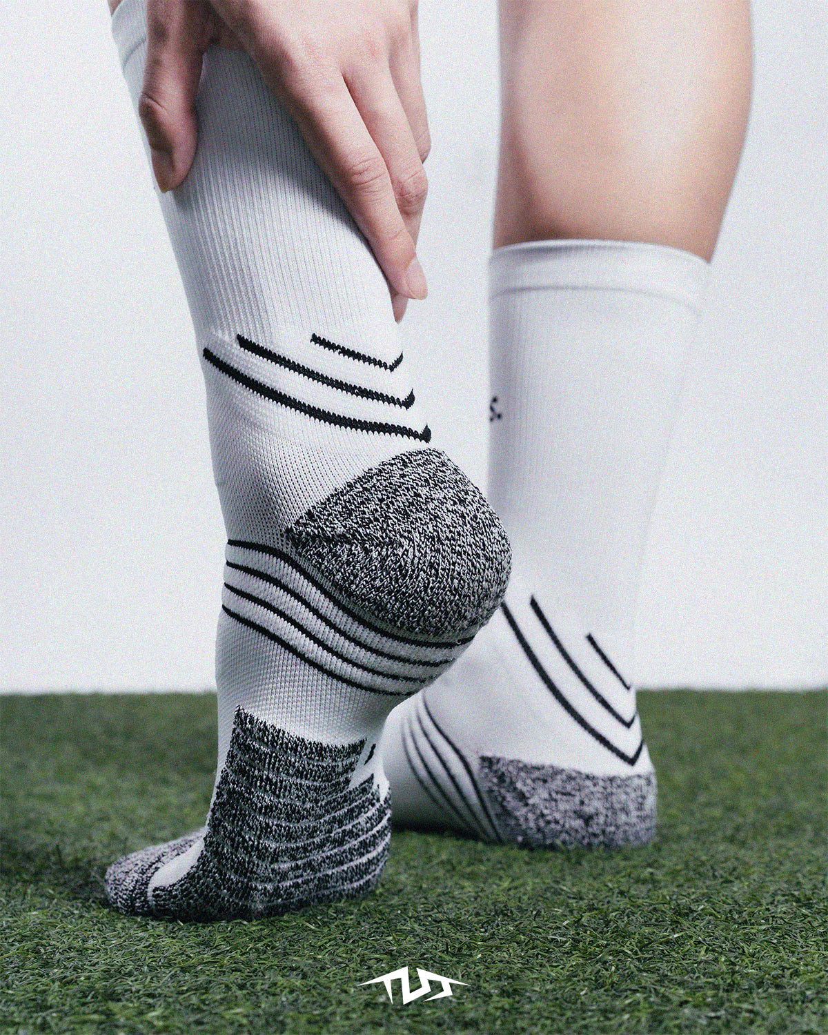 TLSS STRIKER THIN ANTI-SLIP MID-CALF TRAINING SOCKS